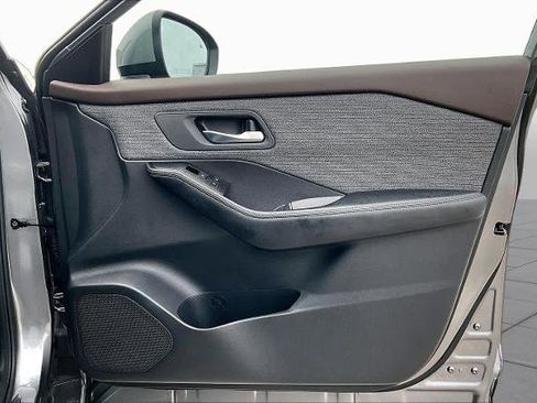 Certified 2023 Nissan Rogue SV FWD image 22