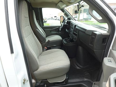 Used 2022 Chevrolet Express 3500 w/ Power Convenience Package RWD image 23