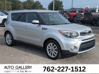Used 2018 Kia Soul + image 1