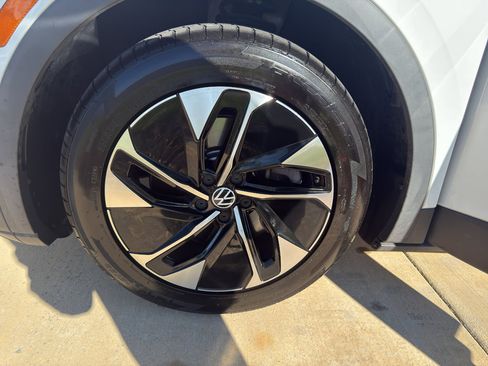 Used 2022 Volkswagen ID.4 Pro S image 17