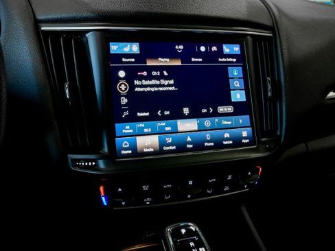 Used 2022 Maserati Levante GT image 41