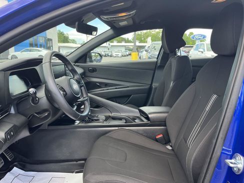 Used 2025 Hyundai Elantra Sport FWD image 13