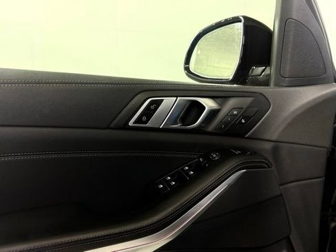 Used 2022 BMW X5 sDrive40i w/ M Sport Package RWD image 30