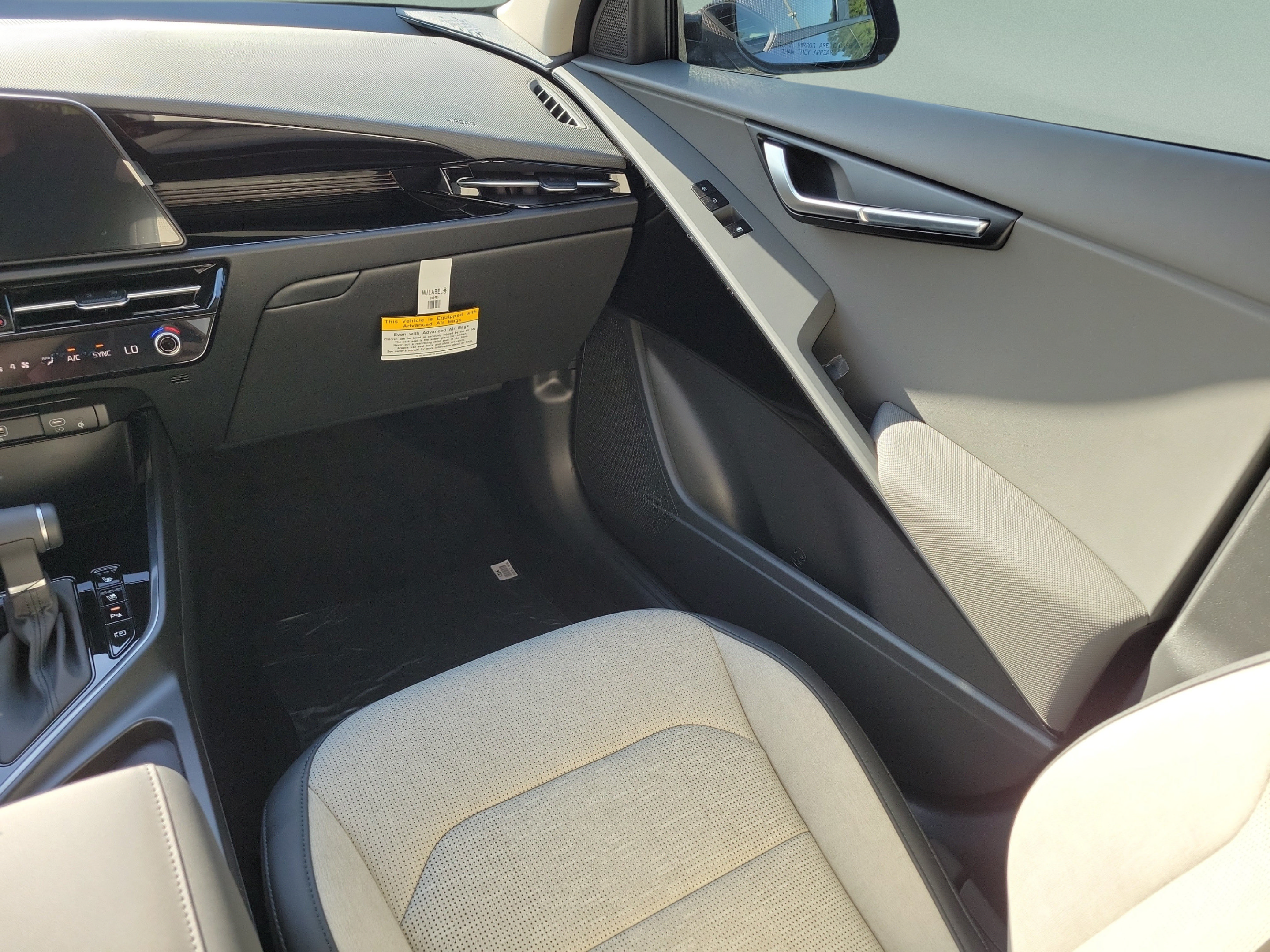 New 2026 Kia Niro SX Touring FWD image 10