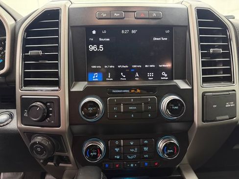 Used 2019 Ford F150 Lariat w/ Equipment Group 502A Luxury AWD/4WD image 10