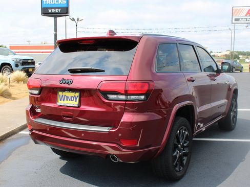 Used 2021 Jeep Grand Cherokee Laredo X image 9