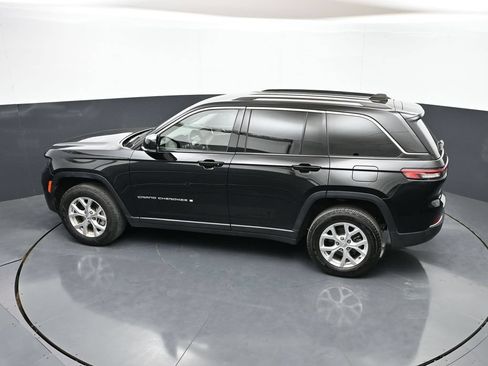 Used 2023 Jeep Grand Cherokee Limited AWD/4WD image 46