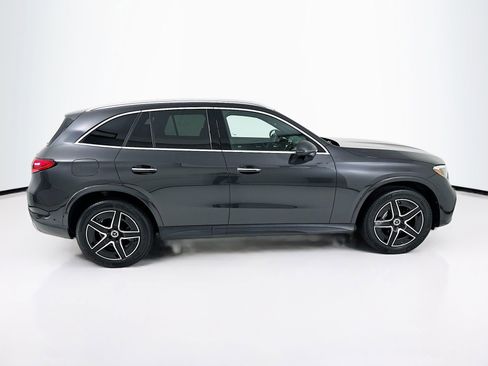 Used 2025 Mercedes-Benz GLC 300 4MATIC image 9