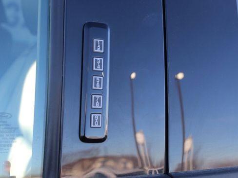 Used 2022 Ford F250 Lariat w/ Lariat Value Package AWD/4WD image 5