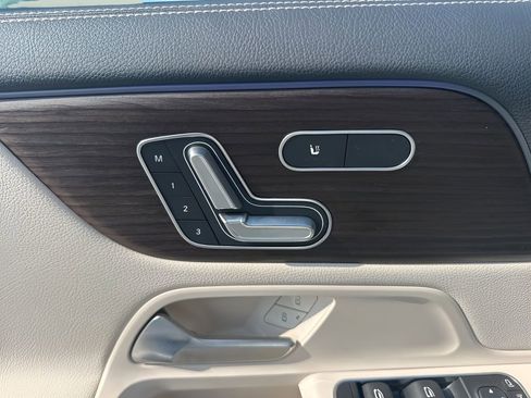 Used 2025 Mercedes-Benz GLA 250 image 11