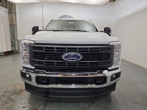 New 2026 Ford F250 XL w/ XL Chrome Package image 9