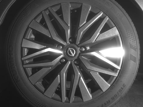 Used 2025 Nissan Altima 2.5 SV image 14