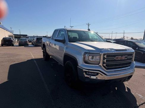 Used 2019 GMC Sierra 1500 SLE w/ SLE Value Package image 2