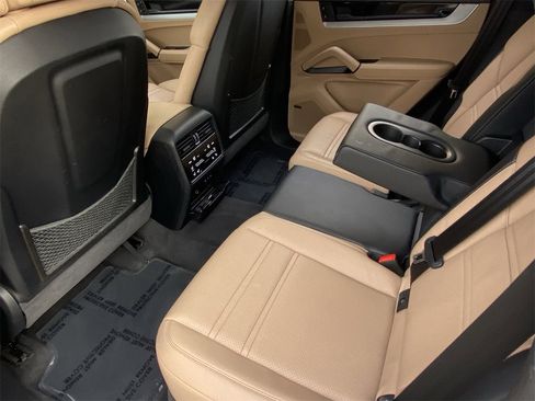 Used 2024 Porsche Cayenne image 16