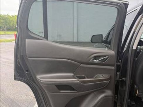 Used 2019 GMC Acadia SLT FWD image 20