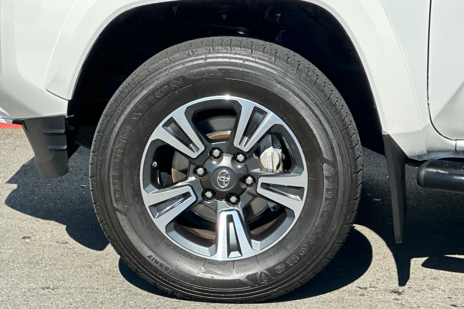 Used 2018 Toyota Tacoma TRD Sport w/ Technology Package RWD image 11