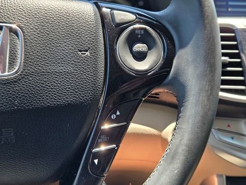 Used 2015 Honda Accord EX-L image 25