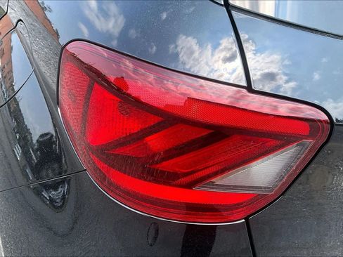 Used 2025 Hyundai Venue SEL FWD image 28