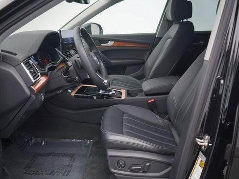 Used 2023 Audi Q5 2.0T Premium w/ Convenience Package image 6