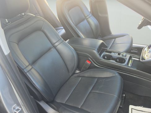 Used 2022 Lincoln Corsair AWD w/ Premium Package image 23