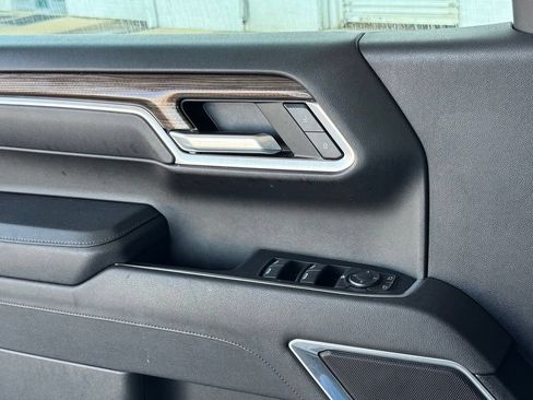 Used 2025 Chevrolet Silverado 1500 LT AWD/4WD image 35