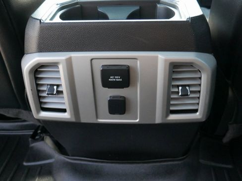 Used 2015 Ford F150 Lariat image 36
