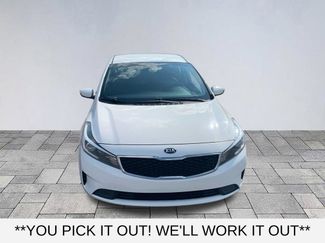 Used 2017 Kia Forte LX FWD video 2