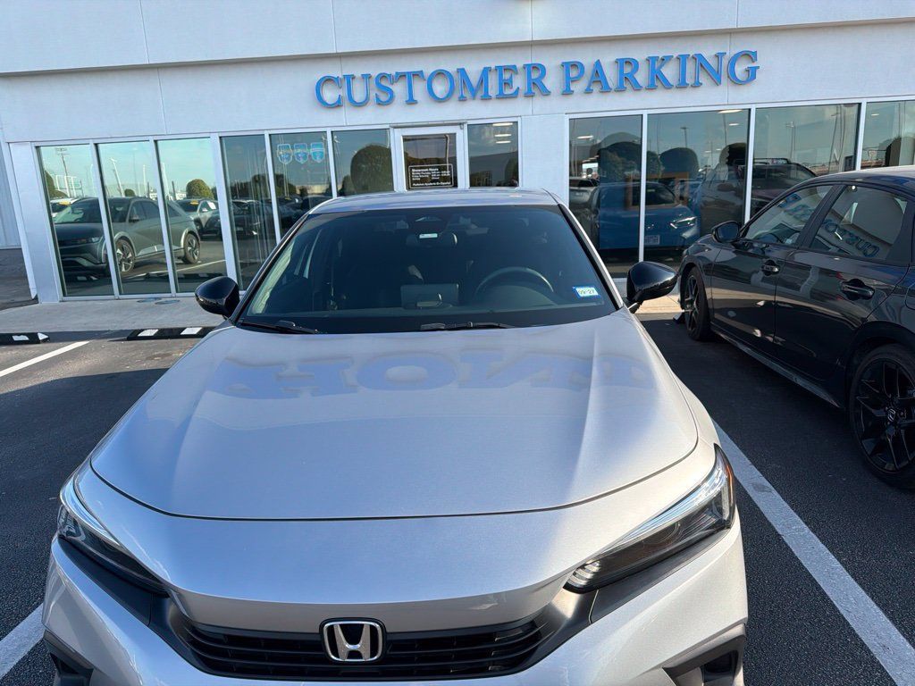 Used 2022 Honda Civic Sport image 2