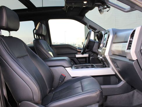 Used 2022 Ford F350 Lariat w/ Tremor Off-Road Package image 27