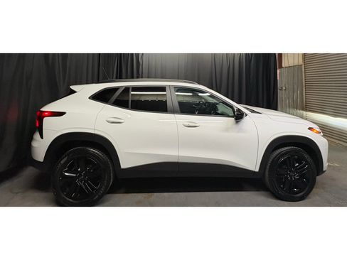 Used 2025 Chevrolet Trax ACTIV w/ Driver Confidence Package FWD image 4