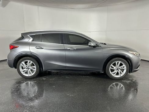 Used 2018 INFINITI QX30 image 13