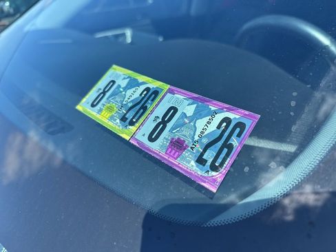 Used 2022 Ford Explorer XLT w/ Equipment Group 202A image 6