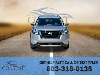 Used 2025 Nissan Pathfinder SL video 2