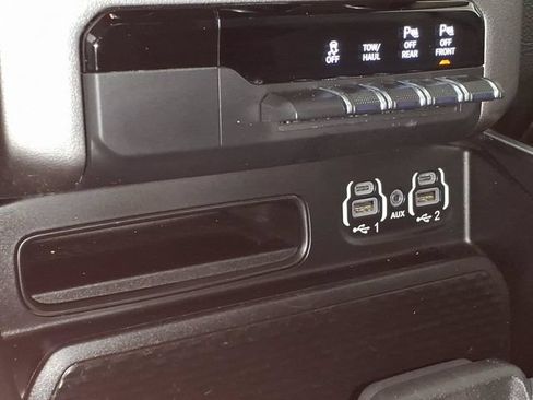Used 2020 RAM 1500 Big Horn AWD/4WD image 28