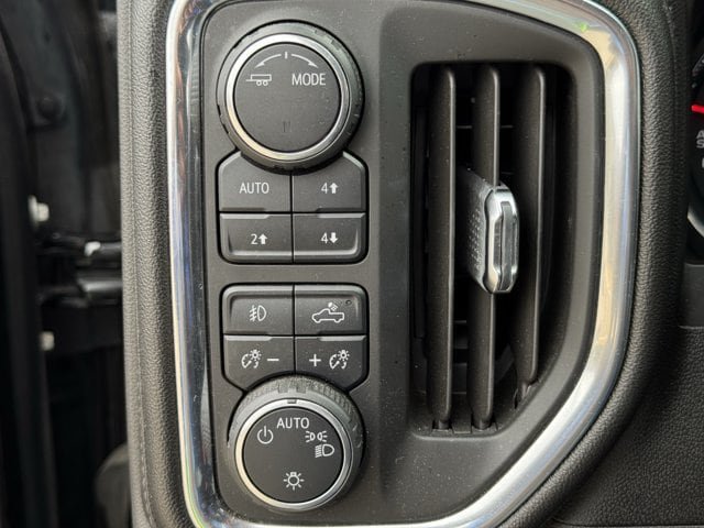 Used 2020 Chevrolet Silverado 1500 RST AWD/4WD image 23