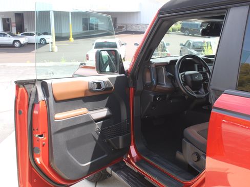 Used 2023 Ford Bronco Outer Banks AWD/4WD image 12