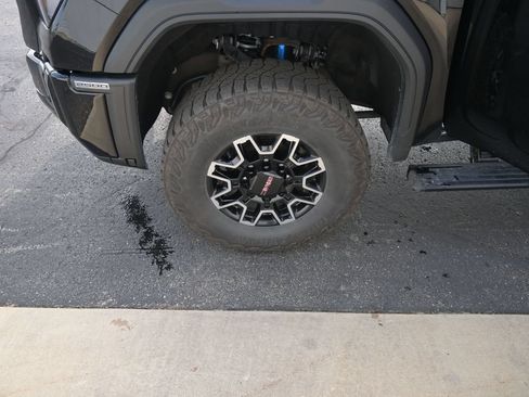 Used 2025 GMC Sierra 2500 AT4X AWD/4WD image 19