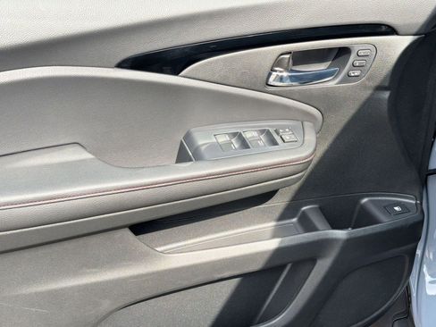 New 2026 Honda Ridgeline Black Edition image 13