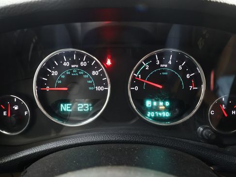 Used 2012 Jeep Wrangler Unlimited Sahara w/ Connectivity Group image 8