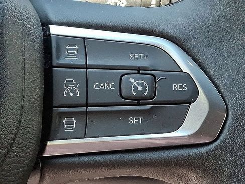 Used 2024 Jeep Compass Limited AWD/4WD image 17