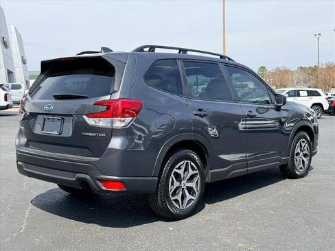 Used 2023 Subaru Forester Premium AWD/4WD image 4