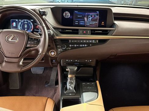 Used 2019 Lexus ES 350 w/ Premium Package image 15