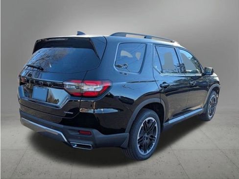 New 2026 Honda Pilot Touring image 5