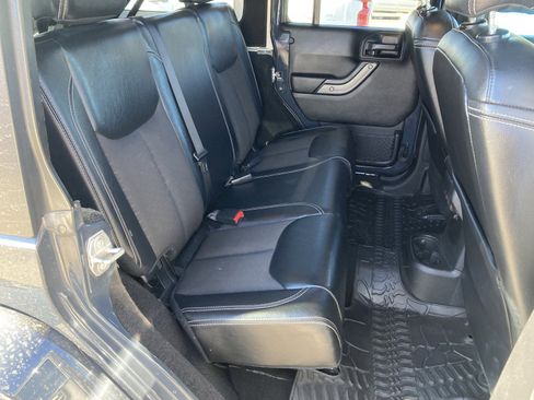 Used 2016 Jeep Wrangler Unlimited Sport image 33