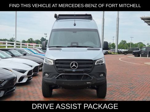 Used 2025 Mercedes-Benz Sprinter 2500 image 2