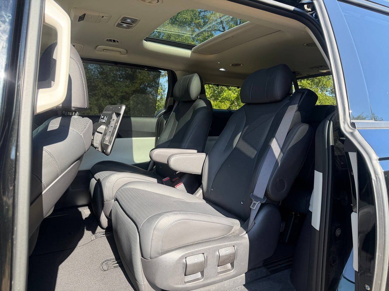 Used 2024 Kia Carnival SX Prestige FWD image 18