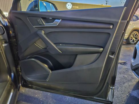 Used 2025 Audi Q5 2.0T Premium image 16