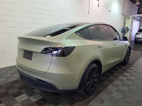 Used 2021 Tesla Model Y Long Range AWD/4WD image 11