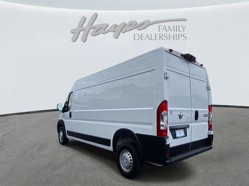 Used 2025 RAM ProMaster 2500 w/ Convenience Group FWD image 9