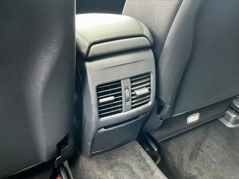 Used 2018 Mercedes-Benz CLA 250 4MATIC image 10